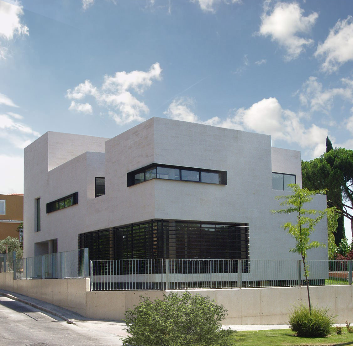 Edificio de oficinas en Avenida de la Victoria, Madrid