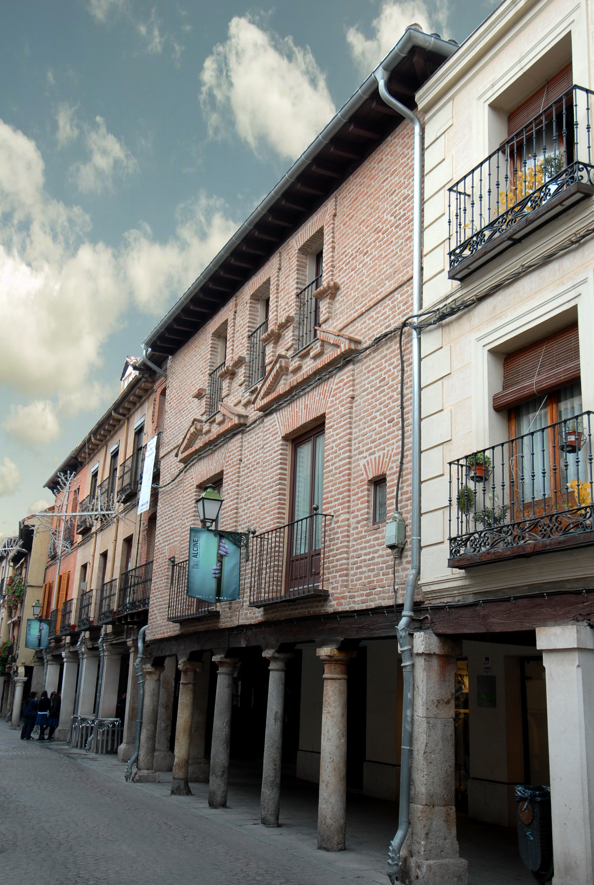 Rehabilitación de edificio en la Calle Mayor nº 66 de Alcala de Henares, Madrid