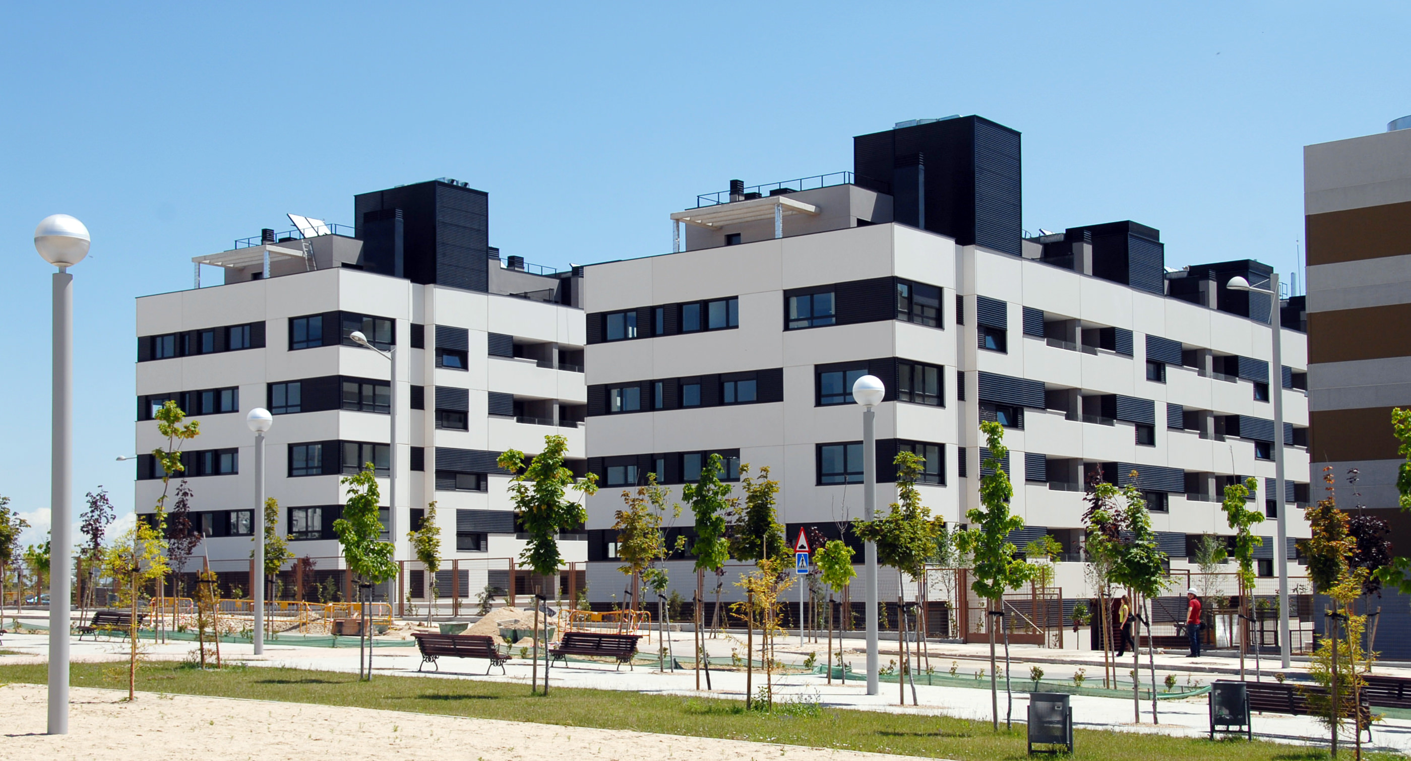 Edificio para 103 viviendas con proteccion pública en Tempranales. <br> San Sebastián de los Reyes, Madrid.