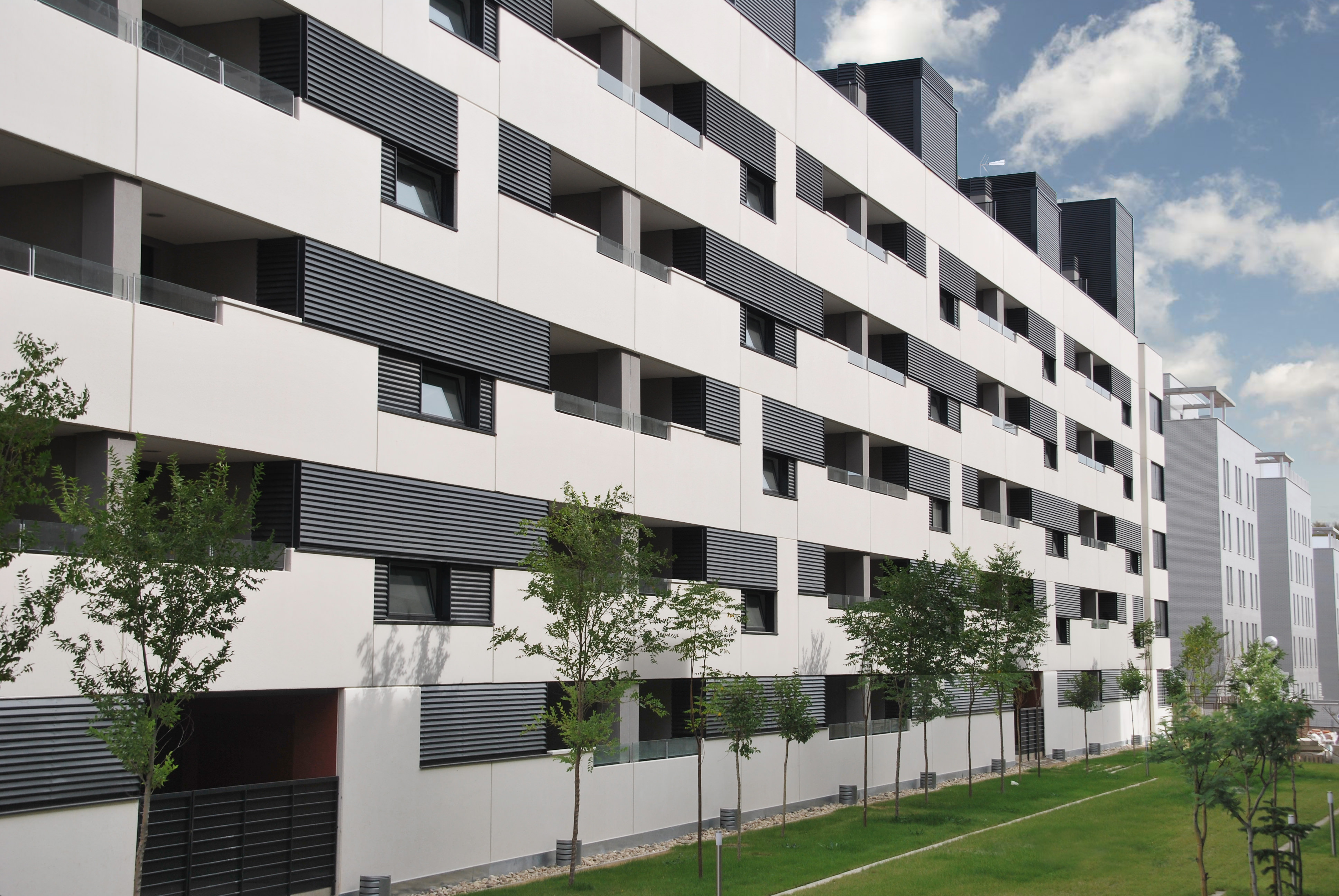 Edificio para 103 viviendas con proteccion pública en Tempranales. <br> San Sebastián de los Reyes, Madrid.