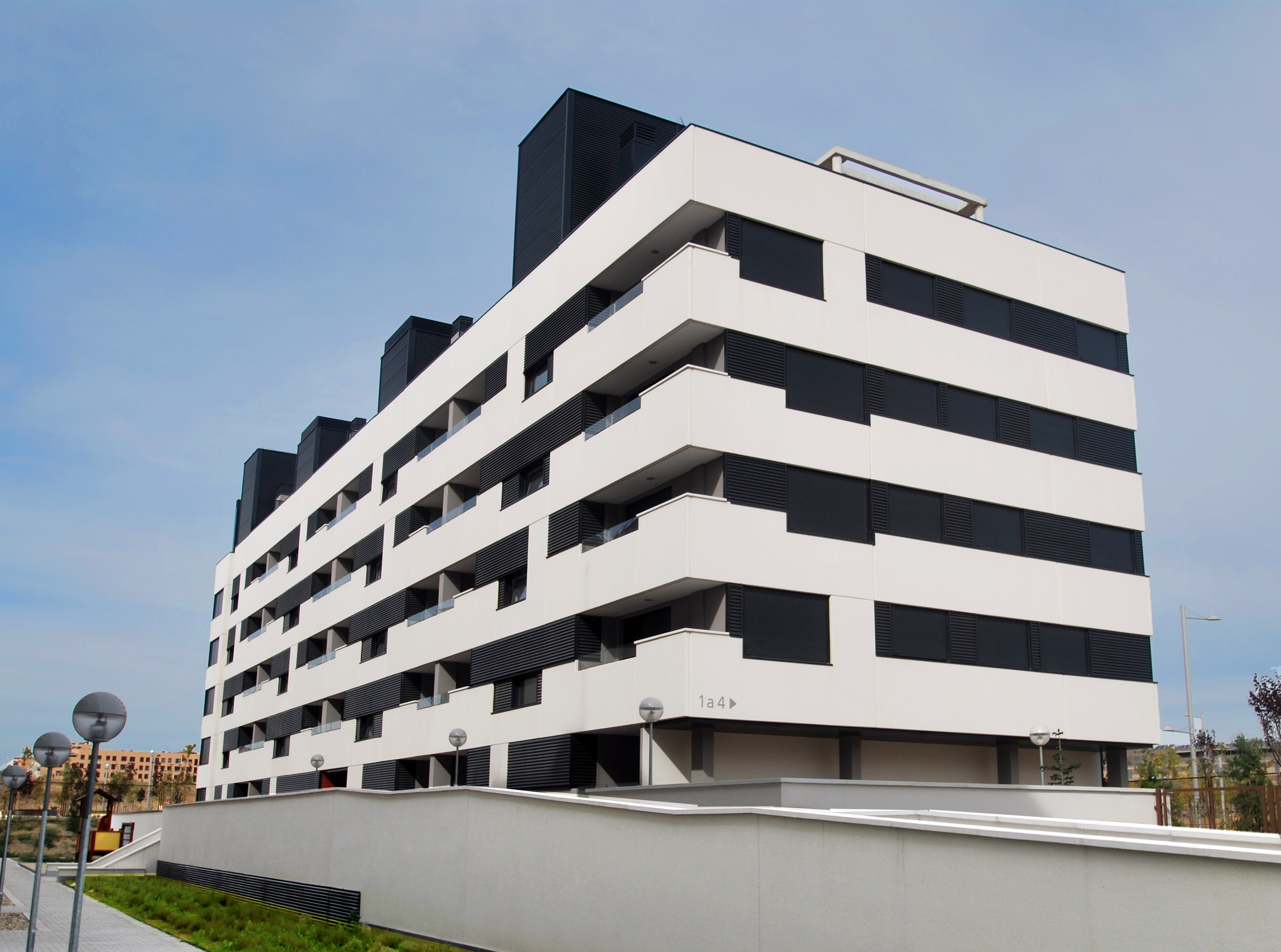 Edificio para 103 viviendas con proteccion pública en Tempranales. <br> San Sebastián de los Reyes, Madrid.
